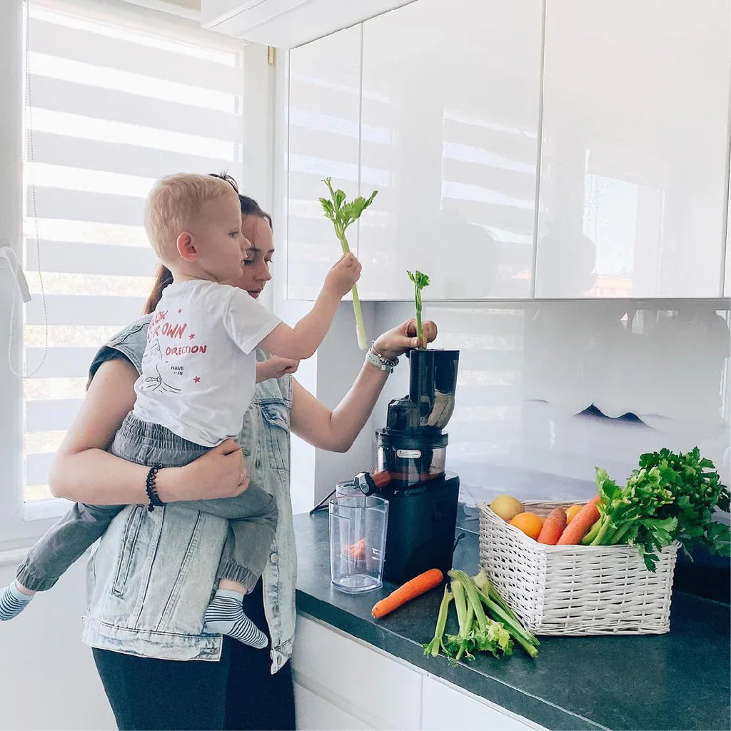 Salierų sultys | REVO830 salierų sulčiaspaudė