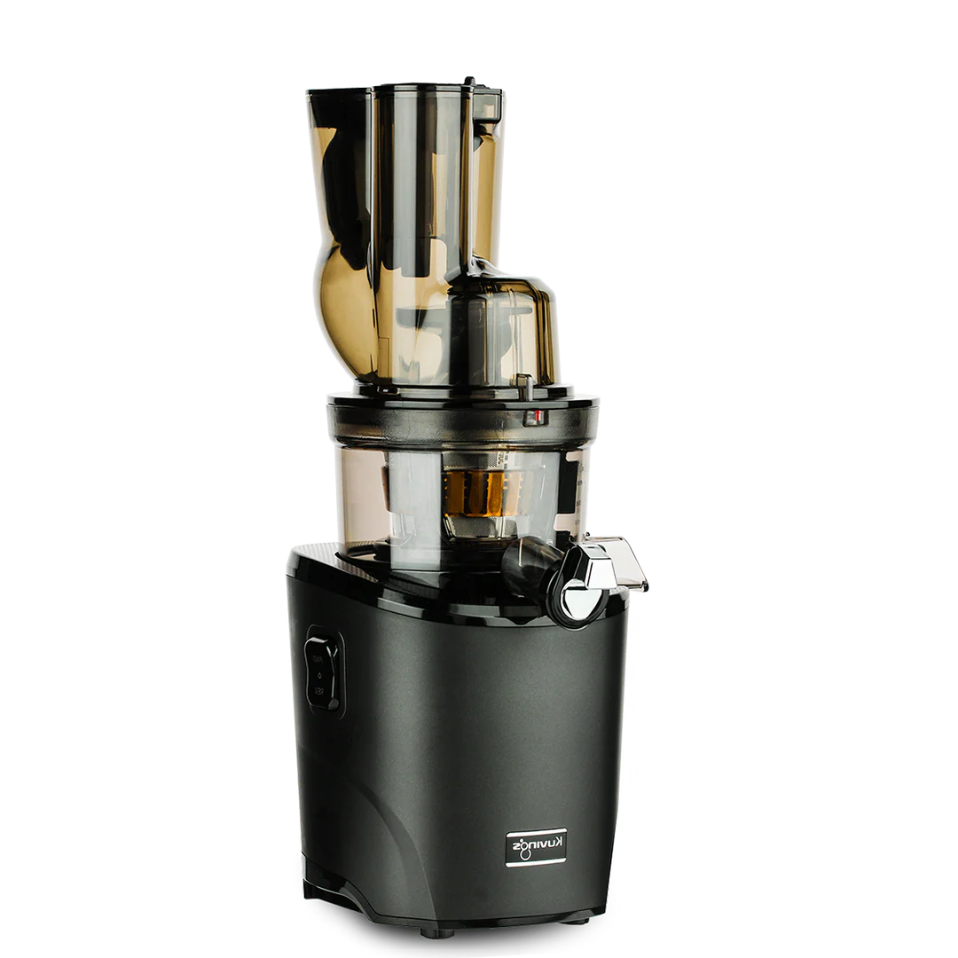 Lėtaeigė sulčiaspaudė REVO830S